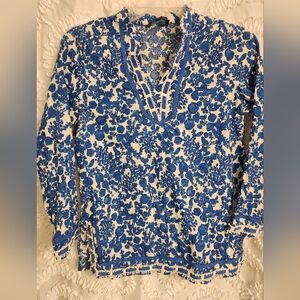 Cynthia Rowley Women's Medium blue white floral v neck 100% cotton blouse spring